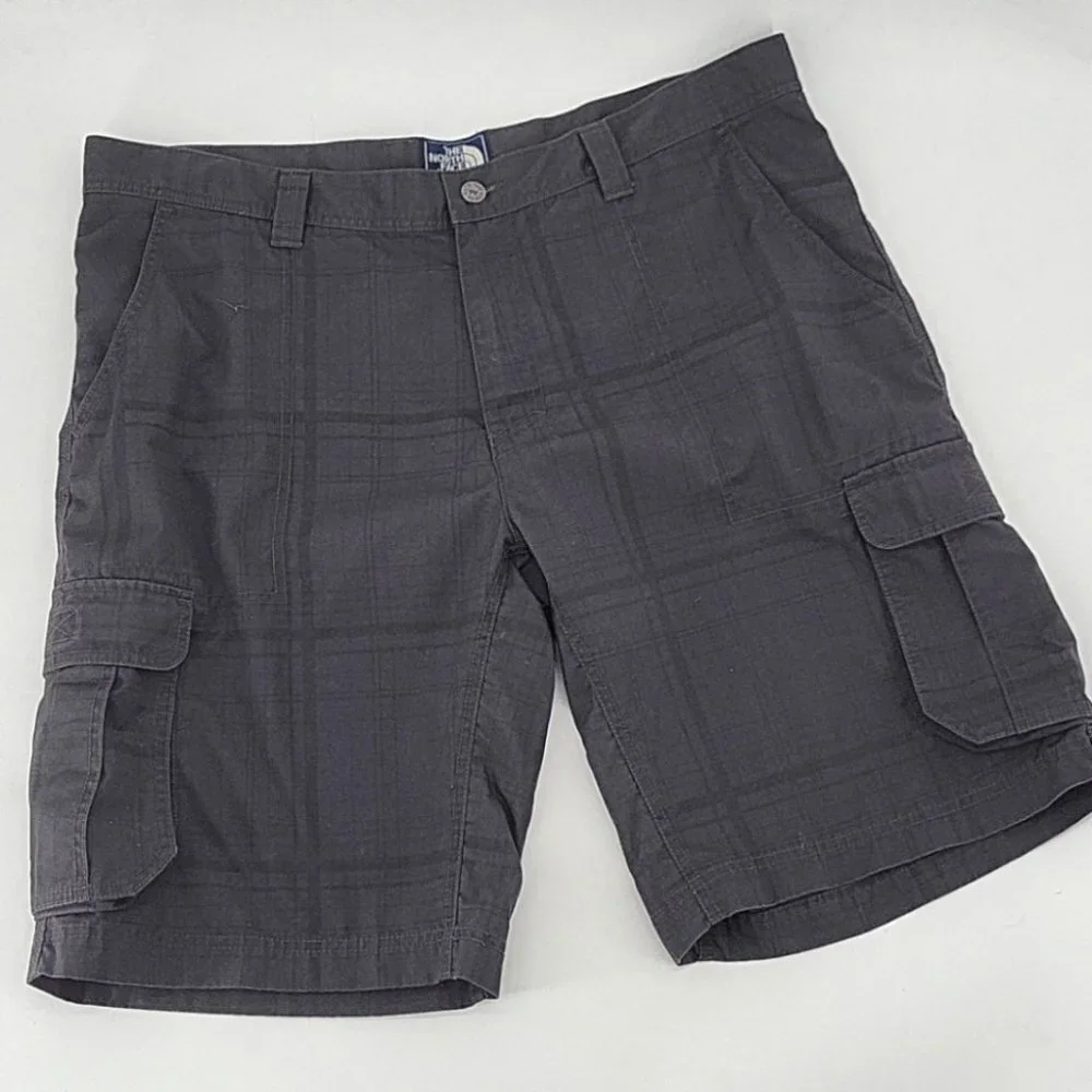 The North Face Cargo Shorts Gray Plaid Size 40